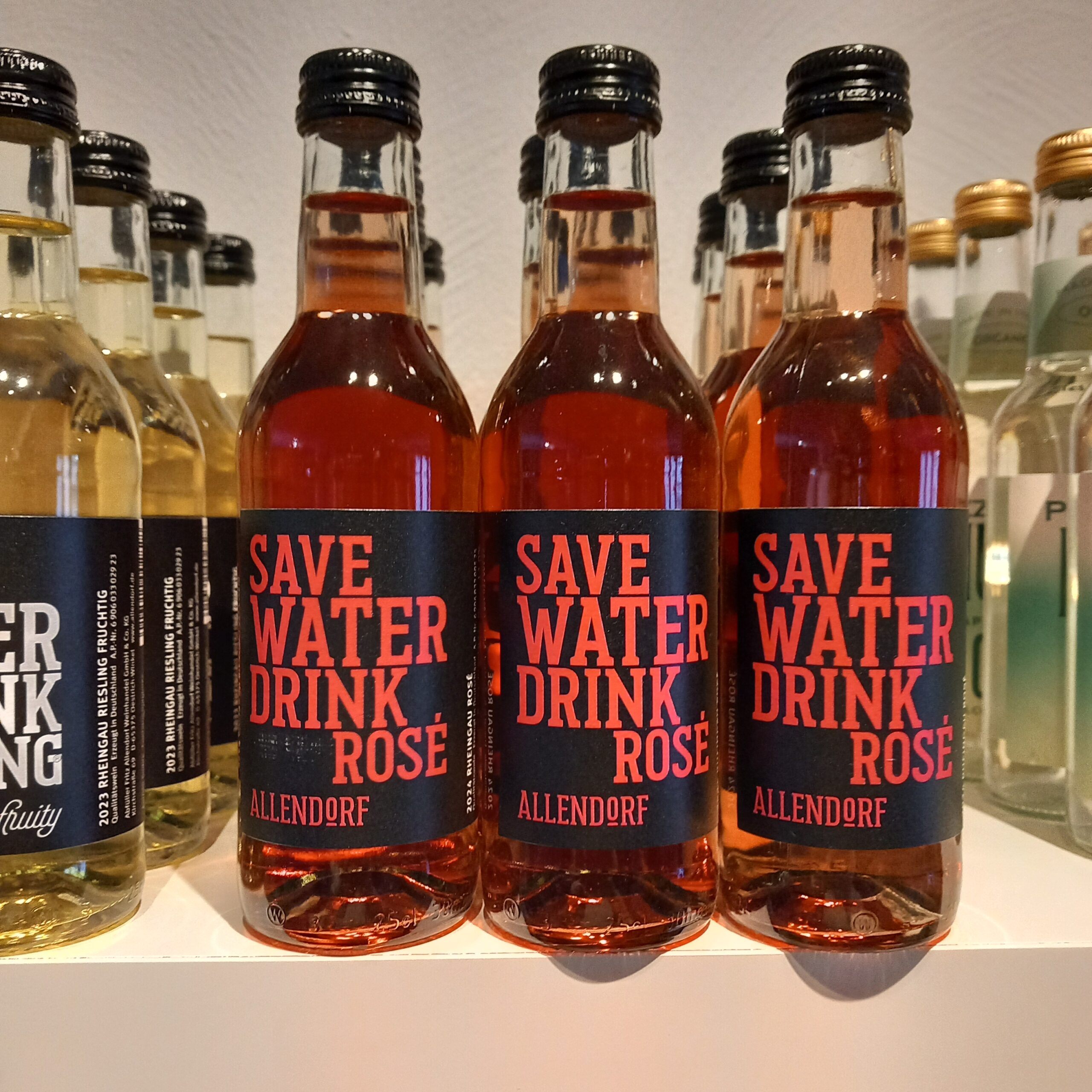 Save Water ... Rosé, halbtrocken, 0,25L, Allendorf – Bild 2